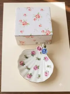 ROYAL ARDEN 陶器製 小物入れ ローズ装飾 - メルカリ