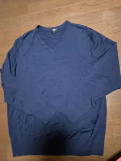 ろ*ひ様 UNIQLOメンズ　 Vネック セーター　ネイビーウール 100%サイ