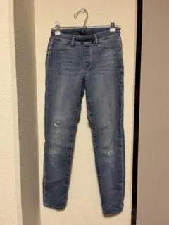 ダメージ加工 スキニージーンズ