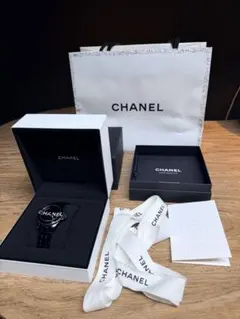 CHANEL J12 ウォンテッドドゥシャネル　自動巻き時計のサムネイル