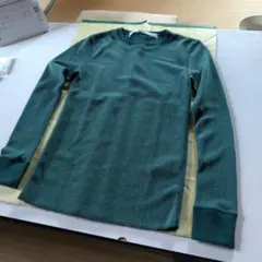 男性用細身の方用長袖Tシャツです。