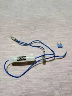 ジャンク品【2股分岐】エ―モン ミニ平型ヒューズ電源 15Aヒューズ差替用のサムネイル