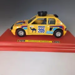 Bburago Peugeot 205 Safari 1/24スケールのサムネイル