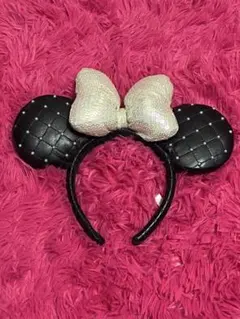 ディズニー カチューシャ 黒と白のリボン