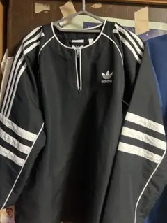 adidas originals ナイロンプルオーバー　ブラック