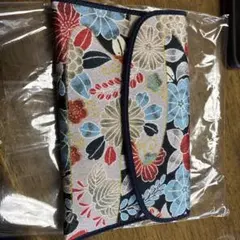花柄刺繍ポーチ 約18cm x 12cm
