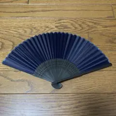 ダークブルー　透かし模様 扇子