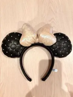 ディズニー カチューシャ 黒と金色