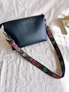 花柄刺繍 ショルダーストラップ｜カラフルフラワー・黒地