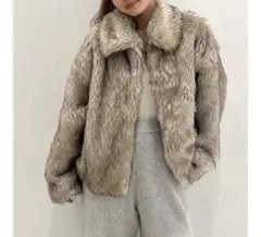 Ungrid ベージュ ボリュームデザインファーコート