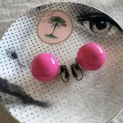 80s vintage ヴィンテージ ピンク ボール イヤリング 大ぶり 古着のサムネイル