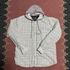 フード付きシャツ