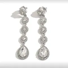 未使用　シルバー ダイヤモンド風イヤリング 7.4cm ウェディング　結婚式