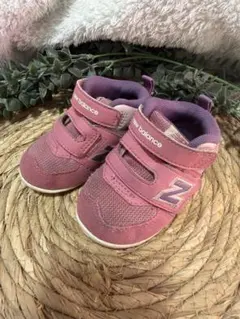 New Balance ベビーシューズ ピンク ベルクロ