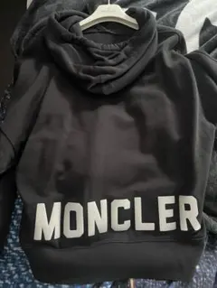 MONCLERパーカーのサムネイル