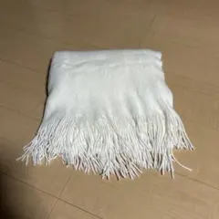 CECIL McBEE ホワイト マフラー