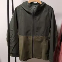 UNIQLO フード付きジャケット オリーブグリーン 撥水
