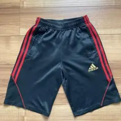 adidas ストライプハーフパンツ ブラック/レッド　150