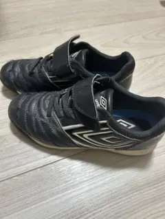 UMBRO ACCERATOR サッカー トレーニングシューズ ブラック