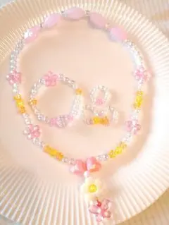 ハンドメイドこども用アクセサリー♡プリンセス おしゃれ まとめ プレゼント 花