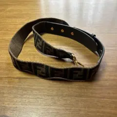 FFロゴストラップ付きクロコダイル風レザーバッグ