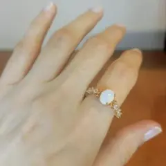 オパールとキュービックジルコニアのリング