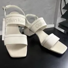 【お値下】(25㎝)新品Calvin Klein ホワイト系 ストラップサンダルのサムネイル