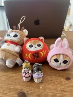 モフサンド　カップケーキにゃんマスコット　ぬいぐるみ　キーホルダー　シュシュ