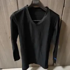 ゴルフウェア　黒 Vネック 長袖シャツ