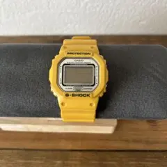 CASIO G-SHOCK イエロー DW5600 本体アンティークジャンク品のサムネイル