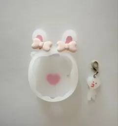 たまごっちユニtamagotchi うさぎ型カバー ダストプラグチャーム　白