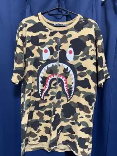 アベイシングエイプ　シャークTシャツ