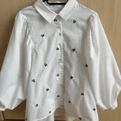 刺繍入りホワイト五分袖シャツ