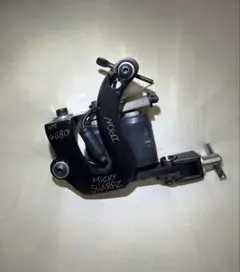 ミッキーシャープスTATTOO MACHINE Micky Sharpz - Original Iron T Dial Tattoo Machine - Colour