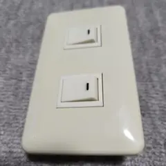 パナソニック埋め込みほたるダブルスィッチ