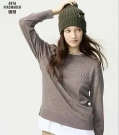 【UNIQLO × ANYA HINDMARCH】メリノクルーネックセーター
