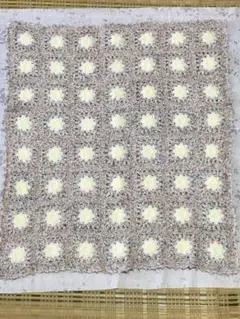 ブランケット マルチカバー　約53cm×63cm モチーフ編み　グラニースクエア