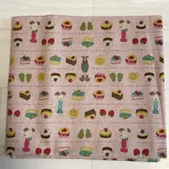 ⭐︎未使用⭐︎可愛い犬とスイーツ柄　ピンク色　綿麻生地　110cm✖️200cm