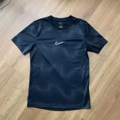 Nike DRI-FIT 黒シャツ Sサイズ