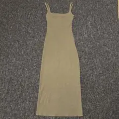 着画あり Bershka カーキ色 ロングキャミワンピースのサムネイル