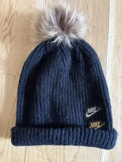 Nike 黒 ニット帽 ポンポン付き