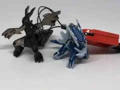 ゼクロム　ディアルガ　ストラップ付きフィギュア