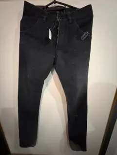 ATTACHMENT　ブラック ダメージ加工 デニムパンツ