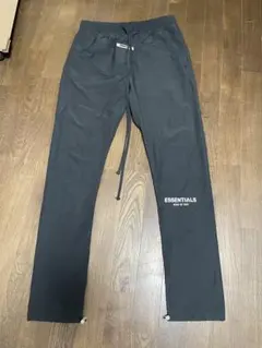 ESSENTIALS ブラック　ナイロンパンツ