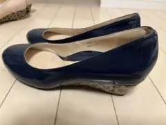 pitti エナメルパンプス　ネイビー