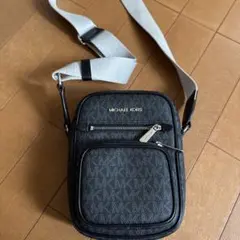 MICHAEL KORS ブラックショルダーバッグ