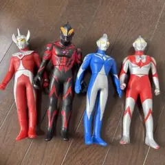 ウルトラマンフィギュア 4体セット　ソフビ