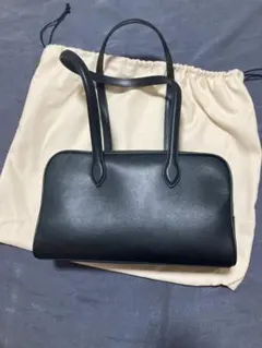 TOUT Y EST ブラック トートバッグ 保存袋付き