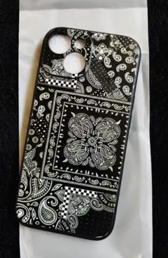 【極美品】ペイズリーバンダナ柄 ソフトケース iPhone15用