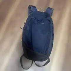 Quechua リュック ネイビー　軽量リュック　10Lのサムネイル
